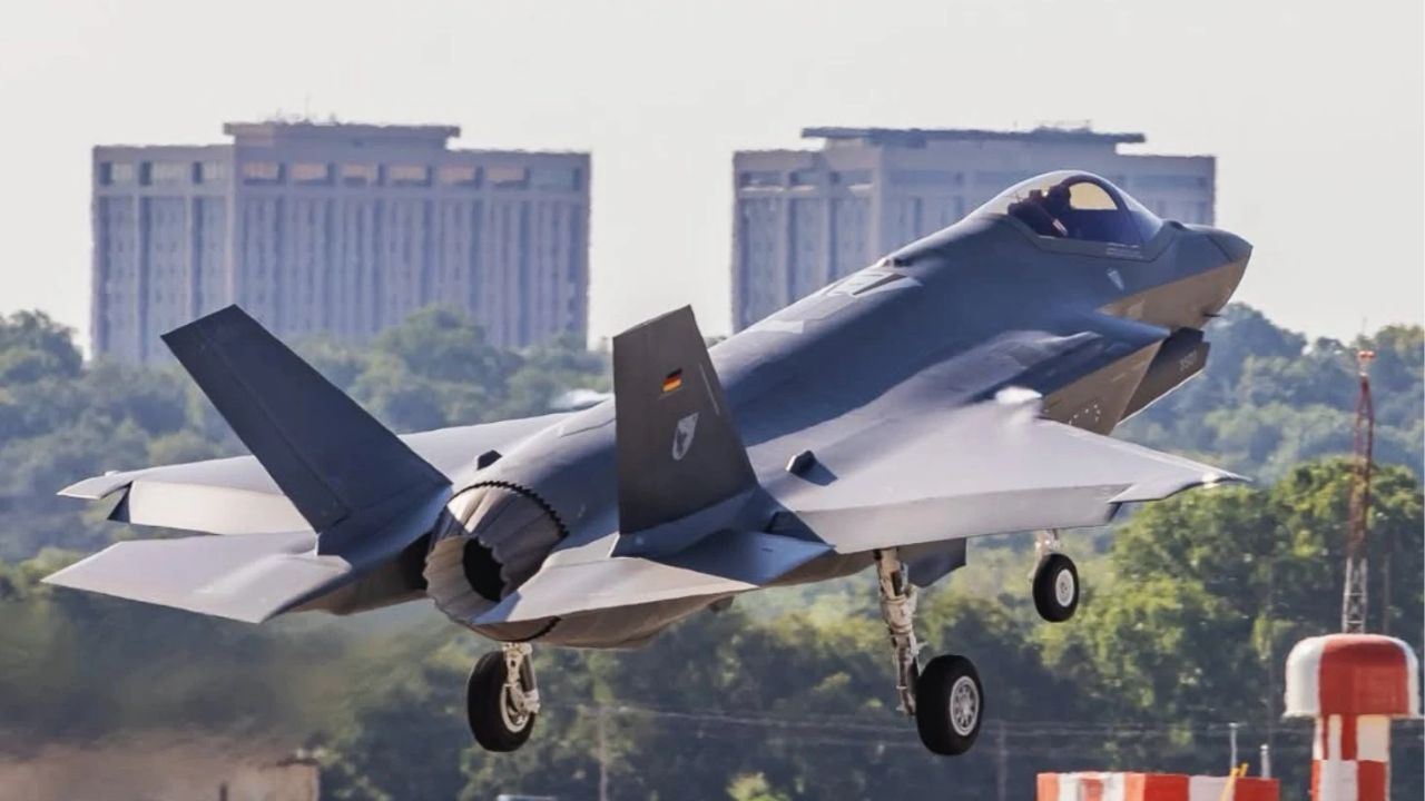 F-35A pertama pesanan Jerman terbang perdana