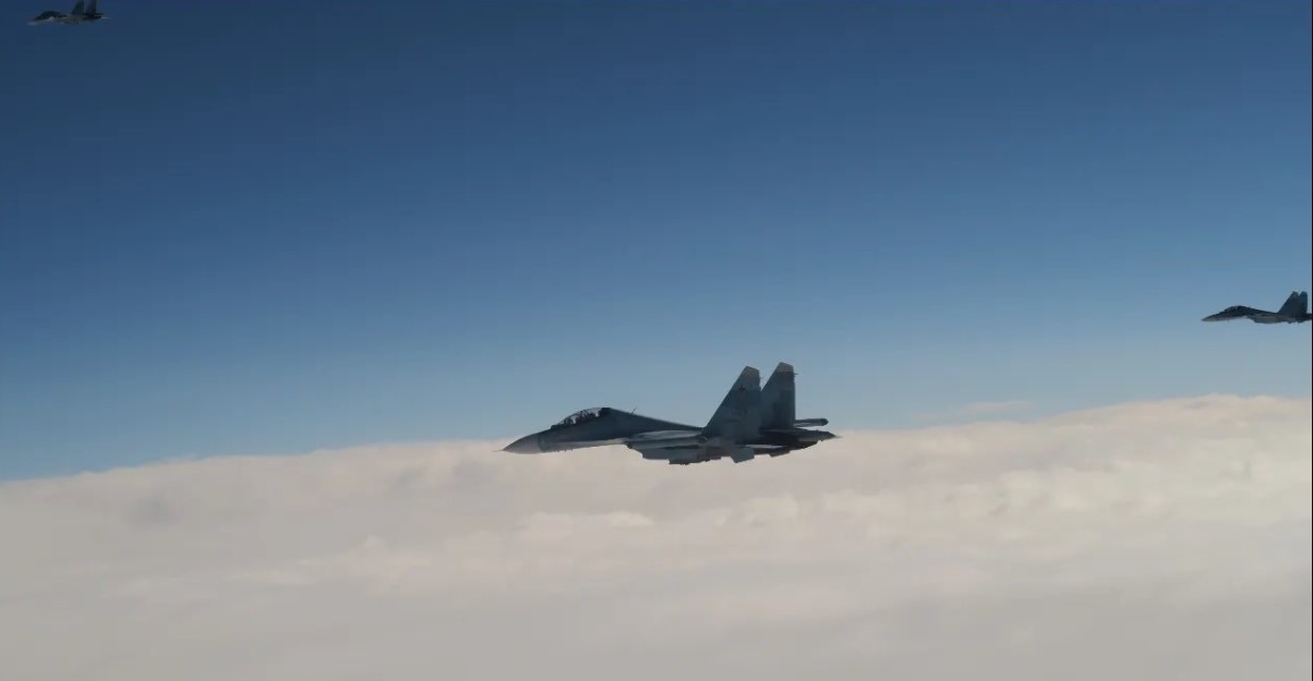 Hornet dan Gripen bayangi jet tempur Rusia di atas Laut Baltik