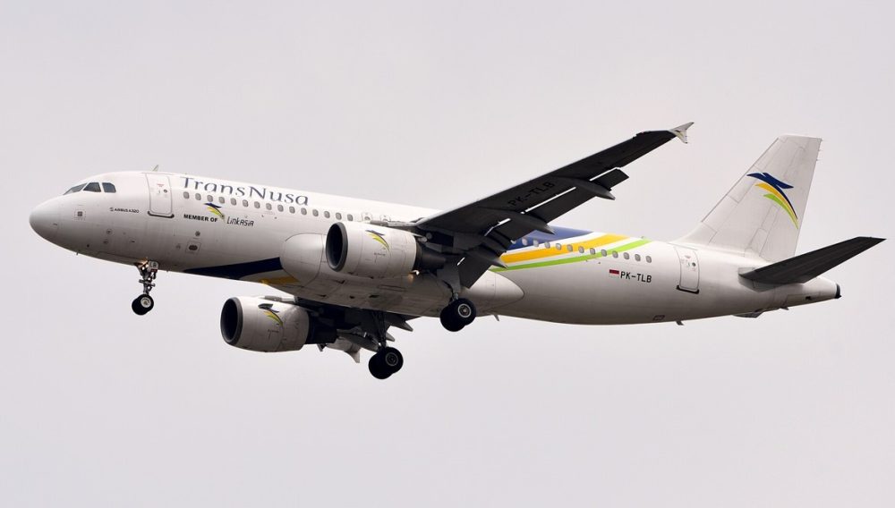 Pesawat A320 Transnusa