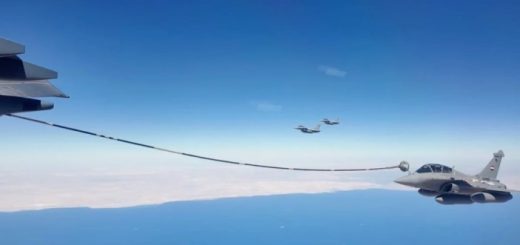 Pesawat Tanker YY-20 mengisi bahan bakar di udara ke Rafale Mesir