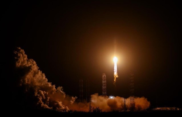 Roket antariksa Soyuz-5 Rusia meluncur dari Kazakhstan
