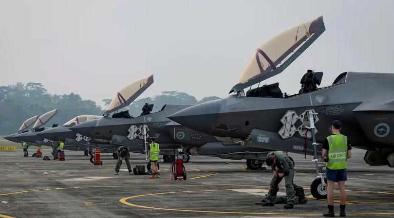 Jet tempur F-35A RAAF latihan bersama di Singapura
