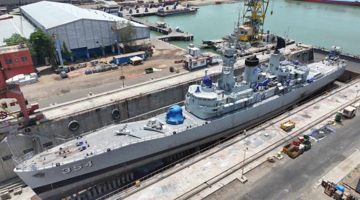 KRI Oswald Siahaan-354 menjalani MRO di PT PAL.