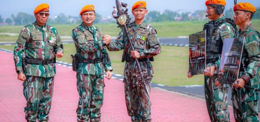 Kasau dan Pangkorpasgat saat HUT ke-79 Korpasgat