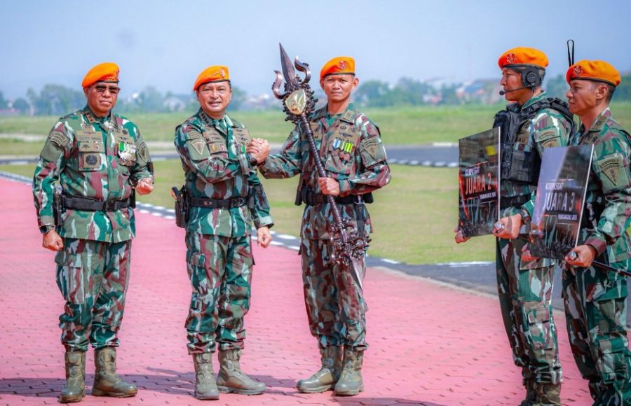 Kasau dan Pangkorpasgat saat HUT ke-79 Korpasgat