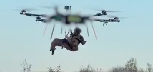 Prajurit Ukraina yang terluka dievakuasi menggunakan drone