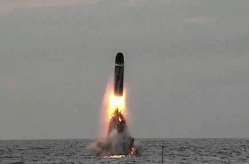 Prancis luncurkan ICBM terbaru dari kapal selam Le Vigilant