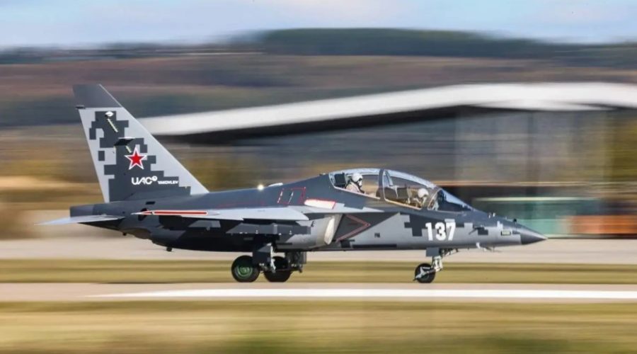 Prototipe ketiga Yak-130M