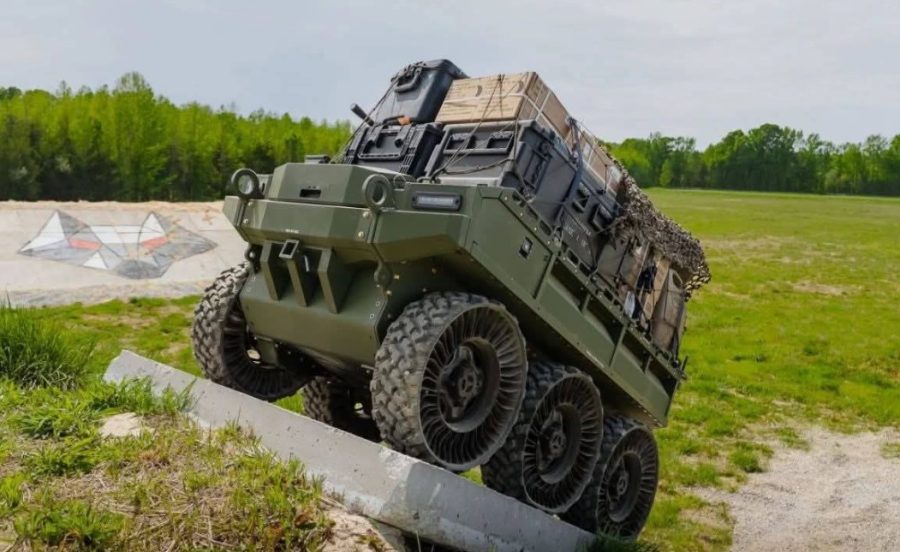 Robot Keledai bernama Hunter WOLF