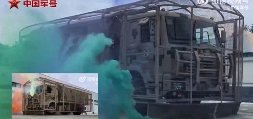 Tiongkok lindungi truk militer dengan kandang besi